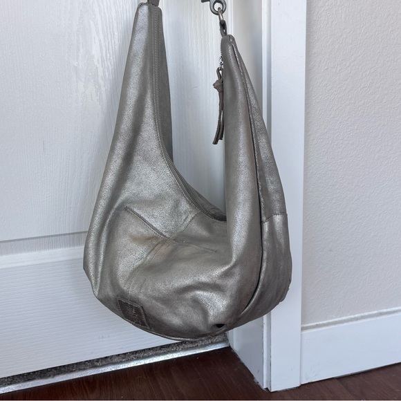 FREE PEOPLE We the Free Sparta Sling Bag. leather. Perf. condition - Picture 6 of 11